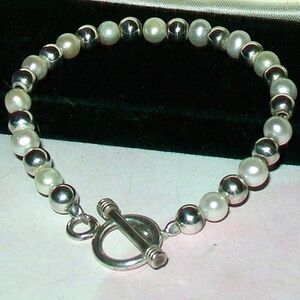 Silpada 925 Sterling Silver Bead & Freshwater Pearl Toggle Bracelet B2399